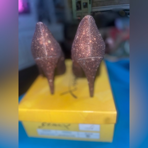 Glitter Heels - Picture 2 of 4